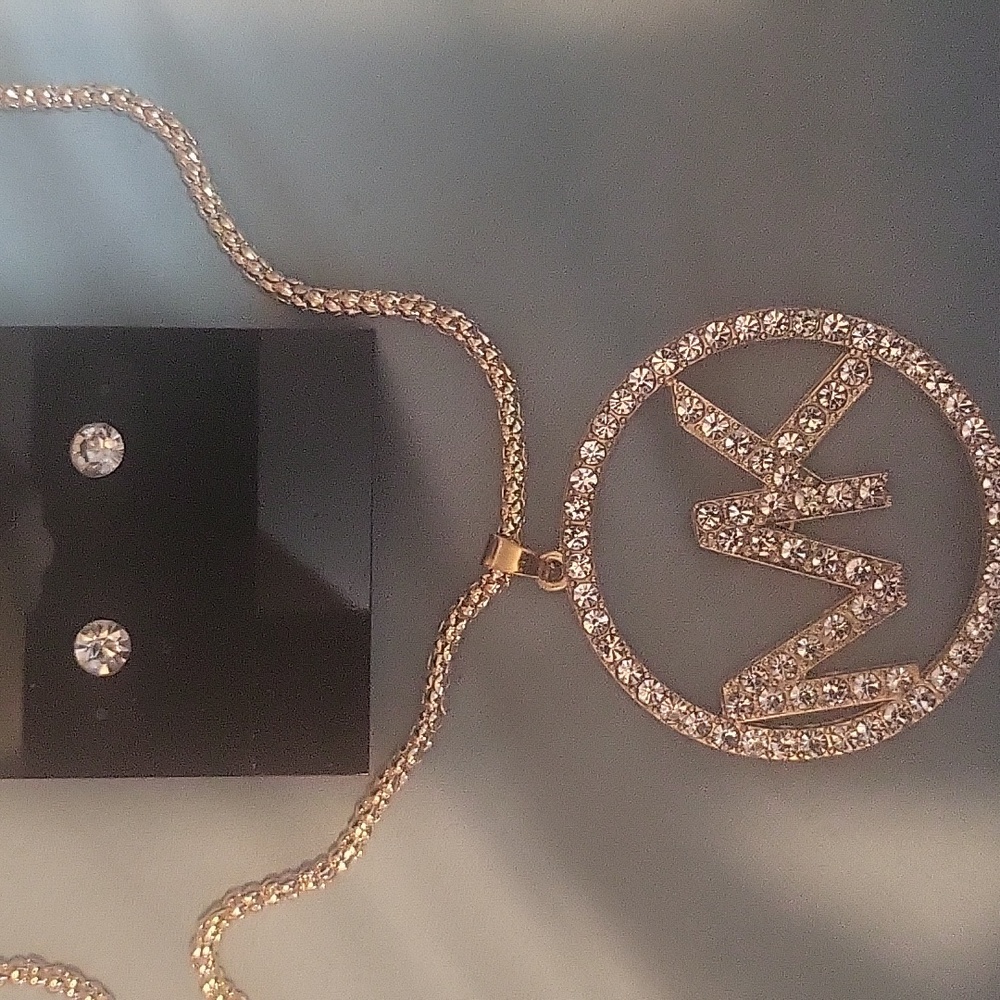 Fashion earrings and necklace